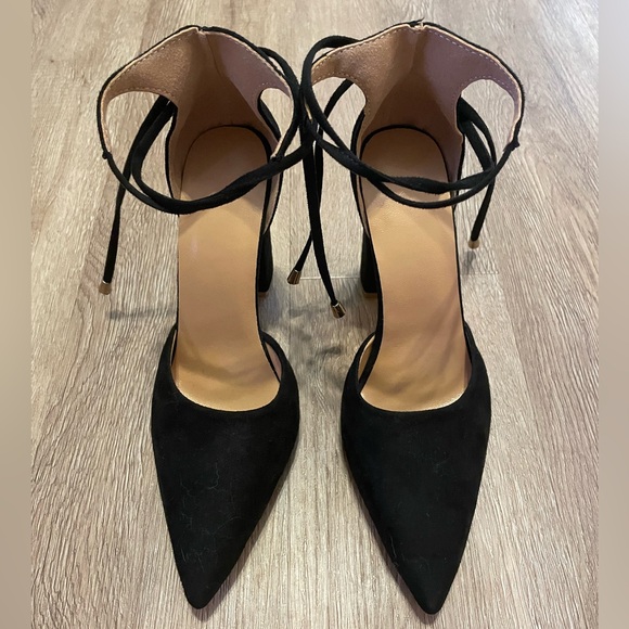 Black Heels - Picture 3 of 3